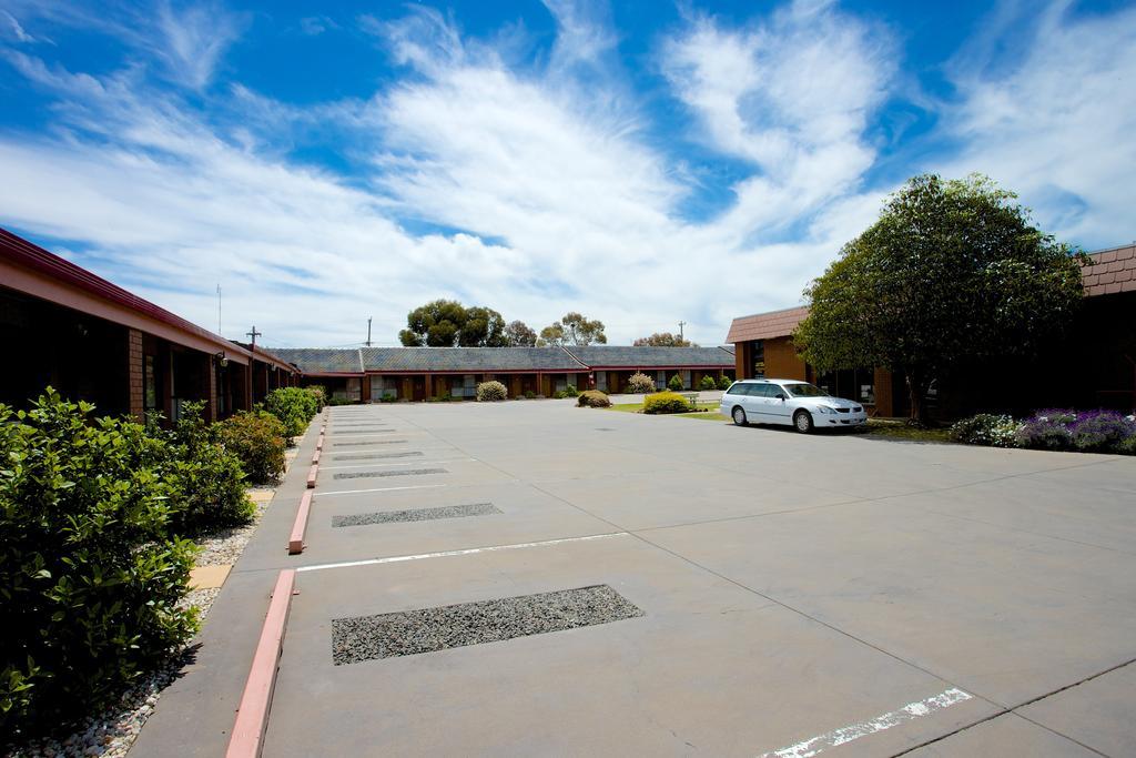 Golden Grain Motor Inn Horsham Exterior photo