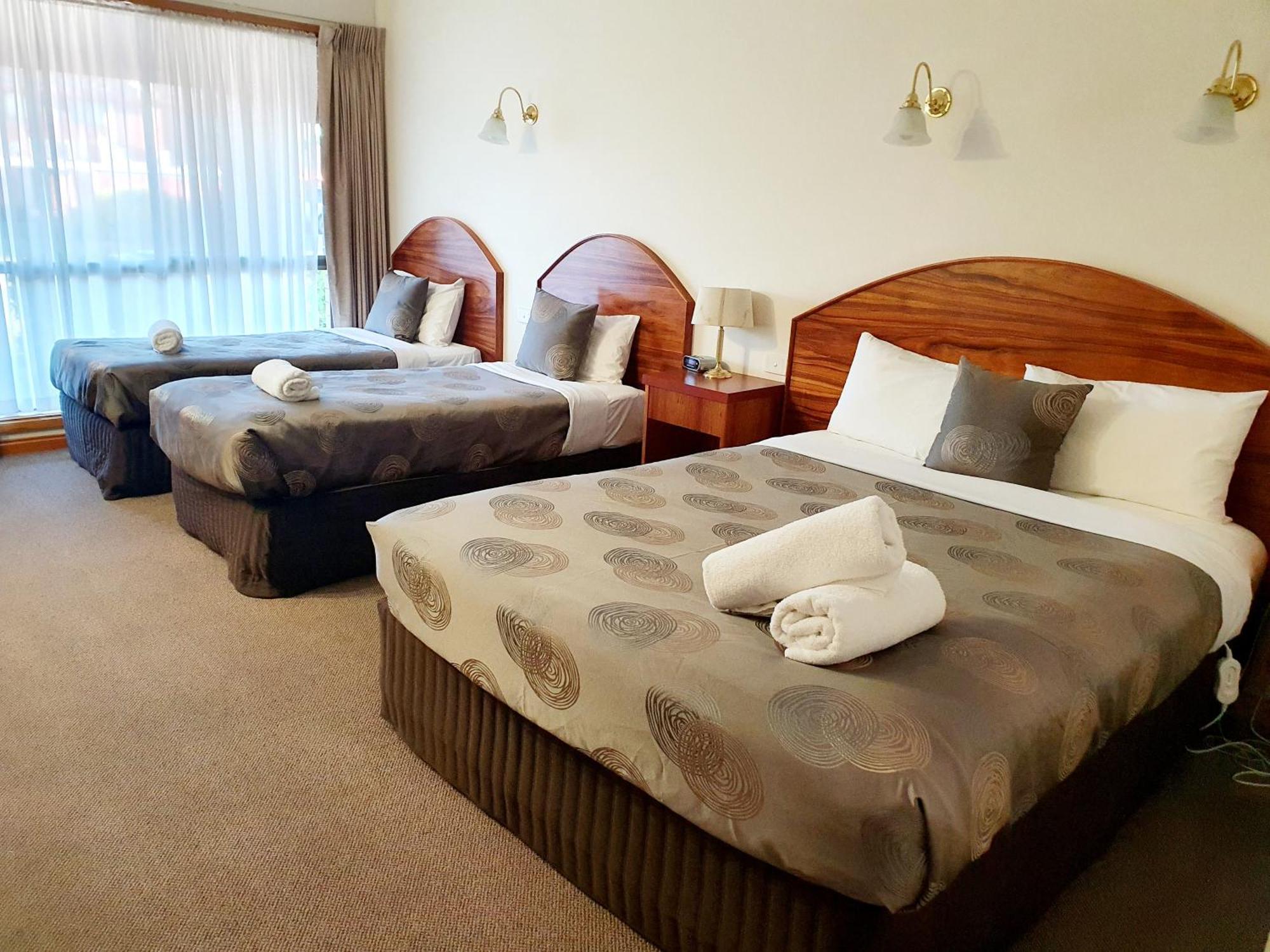 Golden Grain Motor Inn Horsham Room photo