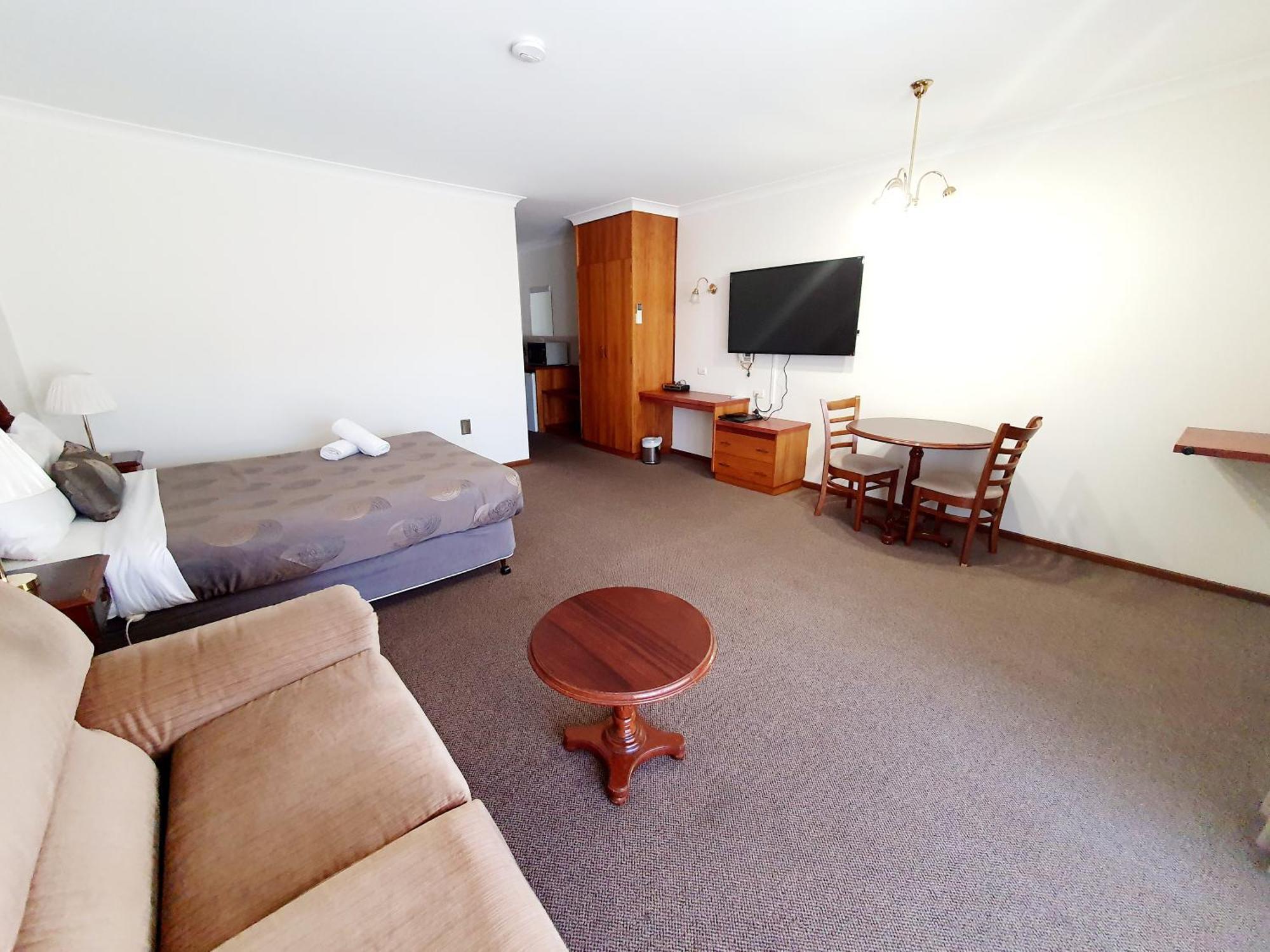Golden Grain Motor Inn Horsham Room photo