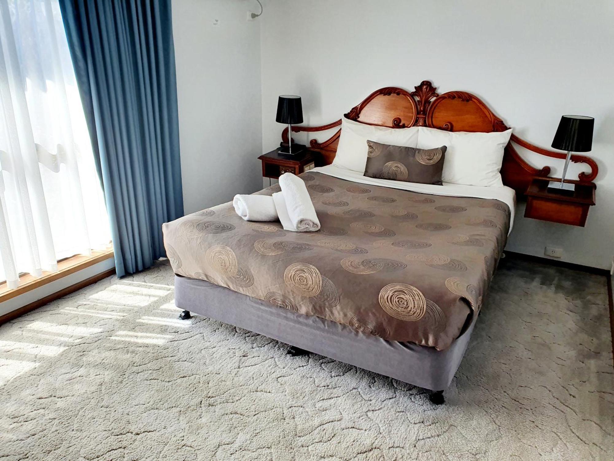 Golden Grain Motor Inn Horsham Room photo